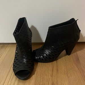 Tesori heeled sandal *BRAND NEW*